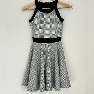 BD Junior Black & White Fit & Flare Dress Size 1